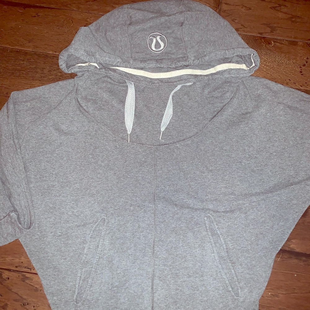 Lululemon hoodie sweatshirt size 8